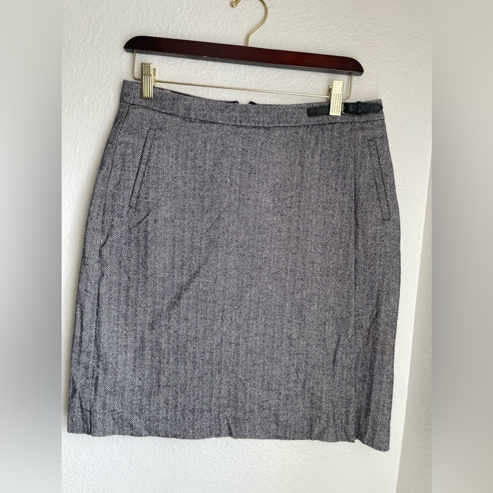 L L bean classic fit 100% cotton skirt size 8.